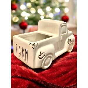 Adorable Farmhouse Ceramic Truck